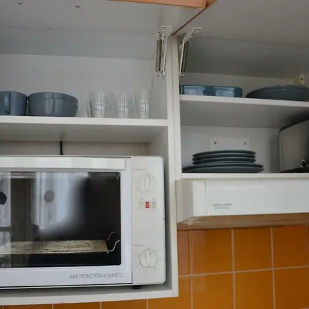 Appartement Studio Hypercentre, Au Calme Et Rue Pietonne -2- *